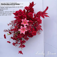 Fleurs Rouges pour Fond de Mariage, Roses, Lys et Anthuriums, composition murale B (roses et lys), 60 × 40 × 30 cm