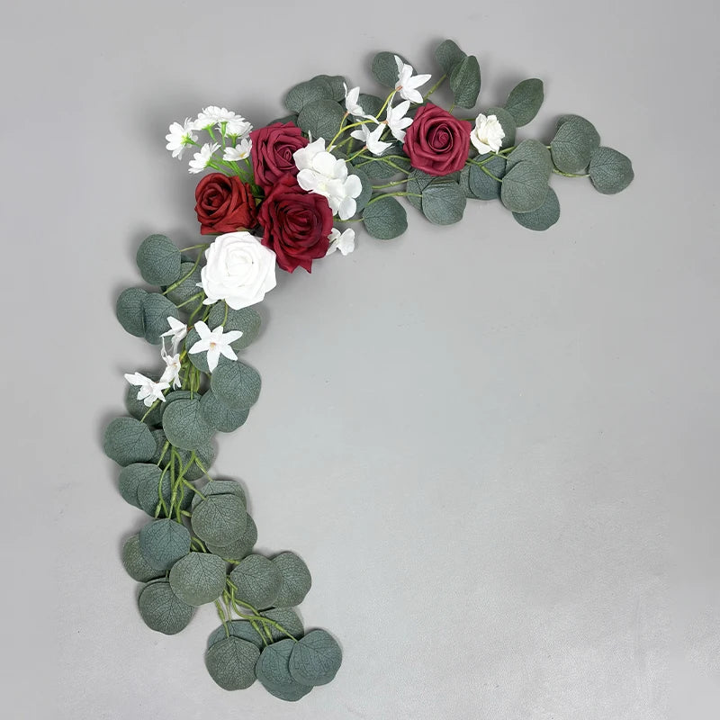 Composition de Fleurs pour Arche, Roses Bordeaux et Eucalyptus, vue d'ensemble