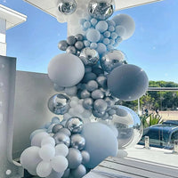 Kit Arche de Ballons Bleu Ciel, Blanc et Argent, 153 Pièces, vue complémentaire 2