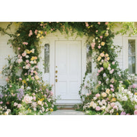 Toile de Fond Florale pour Photocall Mariage, porte blanche, arche de roses et lierre