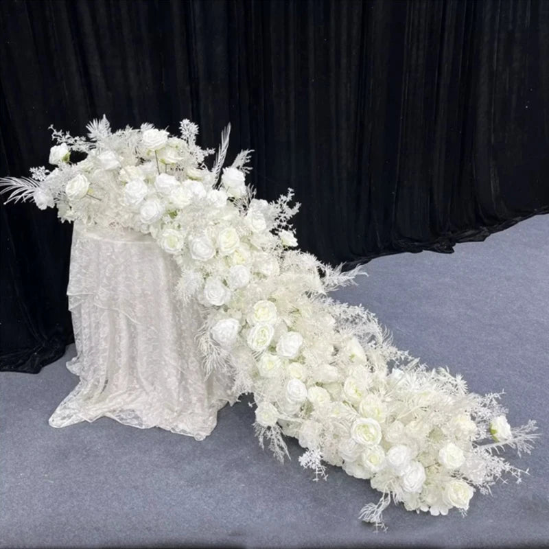 Fleurs pour Arche de Mariage, coloris blanc et feuillage plumeux