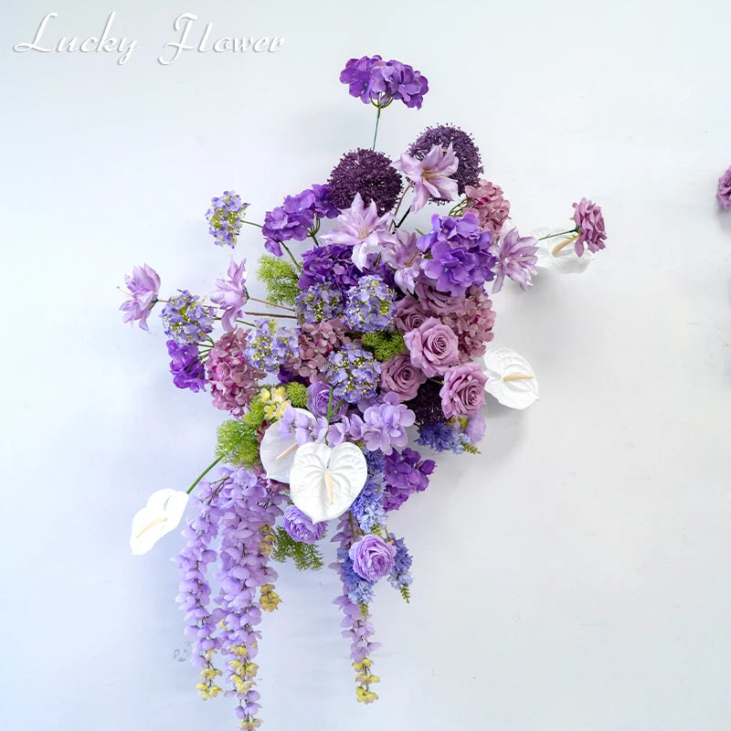 Compositions Florales Violettes pour Arche de Mariage, vue d'ensemble