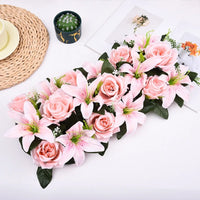 Mur de Fleurs Artificielles, Rangée de Roses et Lys, coloris rose poudré