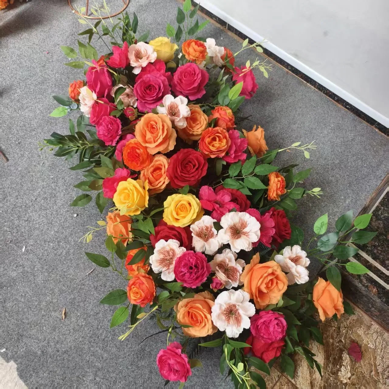 Fleurs pour Arche de Mariage, Rangée Florale 60, 100 ou 200 cm, coloris orange et fuchsia