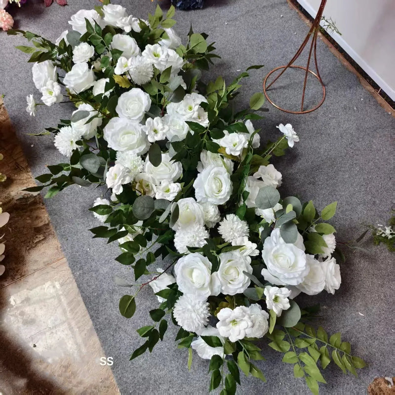 Fleurs pour Arche de Mariage, Rangée Florale 60, 100 ou 200 cm, coloris blanc et feuillage vert foncé, roses