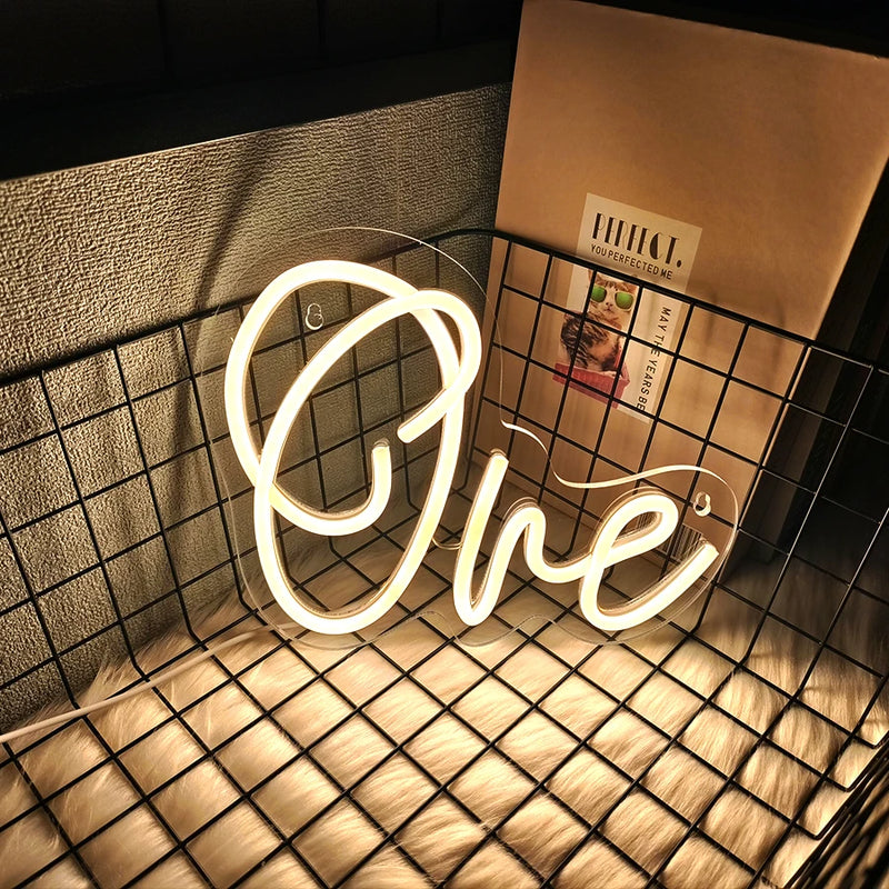 Néon LED Mural « One » Blanc Chaud, 25 x 20 cm, vue complémentaire 6