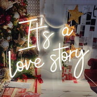 Néon mariage « It's a Love Story », pour un coin photo