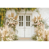 Toile de Fond Florale pour Photocall Mariage, porte blanche, pampa et bouquets ivoire