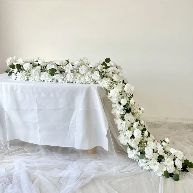 Fleurs pour Arche de Mariage, coloris blanc, roses et petites fleurs blanches